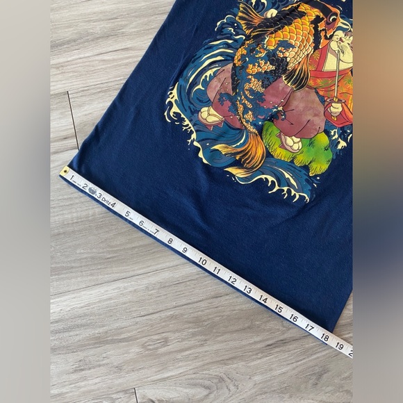 Threadless The Cat and The Koi Japanese Unisex Graphic T-Shirt Size Small - Picture 5 of 7